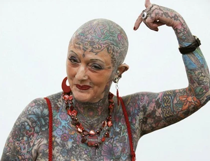 Người phụ nữ có nhiều hình xăm nhất thế giới