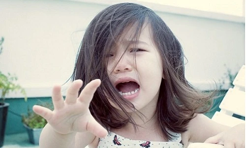 Tuyệt chiêu khích lệ bé lần đầu đi nhà trẻ