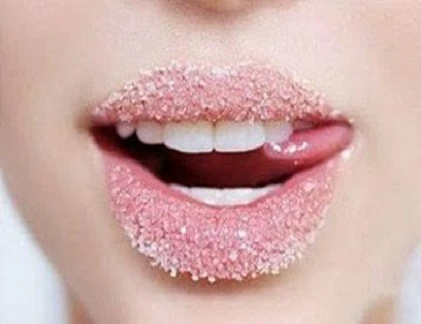 7 bước dưỡng môi khỏe mạnh mùa hè