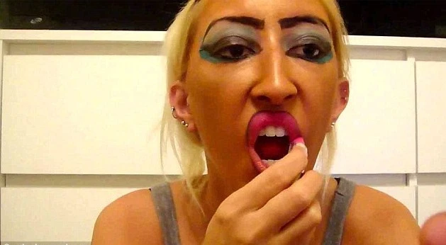 Chùm ảnh thảm họa trang điểm khiến người xem hết hồn