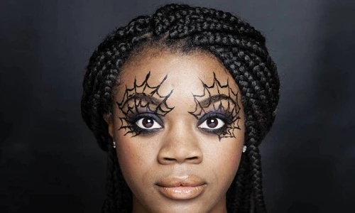 Cách vẽ mắt mạng nhện ma quái cho đêm Halloween