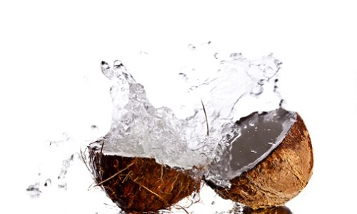 1001 công dụng làm đẹp tuyệt vời của nước dừa
