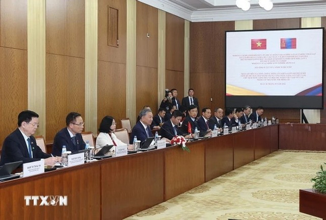 Tuyên bố chung Việt Nam-Mông Cổ về thiết lập quan hệ Đối tác Toàn diện - Hình 3 Tuyen bo chung Viet Nam-Mong Co ve thiet lap quan he Doi tac Toan dien-Hinh-3