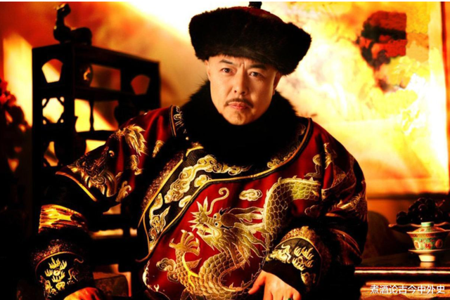 Vì sao Càn Long sử dụng Hòa Thân như “quân cờ” để chèn ép con? Vi sao Can Long su dung Hoa Than nhu “quan co” de chen ep con?