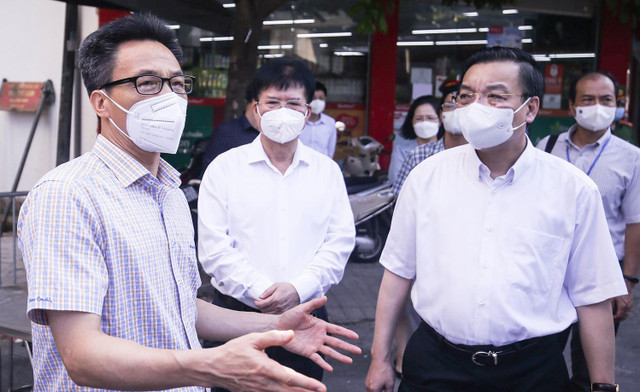 Phó thủ tướng: 'Hà Nội phấn đấu không để tình hình dịch như TP.HCM' - Hình 2 Pho thu tuong: 'Ha Noi phan dau khong de tinh hinh dich nhu TP.HCM'-Hinh-2