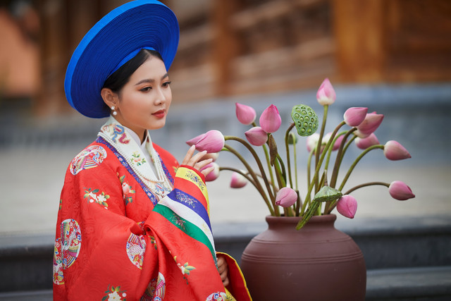 6 item không thể thiếu giúp bạn hóa nàng thơ bên hồ sen - Hình 3 6 item khong the thieu giup ban hoa nang tho ben ho sen-Hinh-3