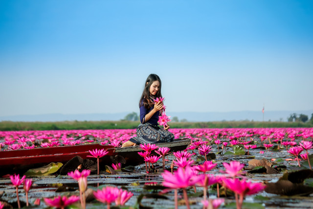 6 item không thể thiếu giúp bạn hóa nàng thơ bên hồ sen - Hình 9 6 item khong the thieu giup ban hoa nang tho ben ho sen-Hinh-9