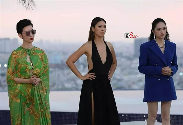 Hà Anh 5 lần 7 lượt mặc phản cảm, từng bị cấm diễn 3 tháng - Hình 5 Ha Anh 5 lan 7 luot mac phan cam, tung bi cam dien 3 thang-Hinh-5
