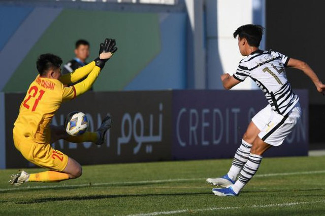 Quan Văn Chuẩn - “người nhện” với những pha cứu thua “chuẩn chỉ” của U23 Việt Nam - Hình 2 Quan Van Chuan - “nguoi nhen” voi nhung pha cuu thua “chuan chi” cua U23 Viet Nam-Hinh-2