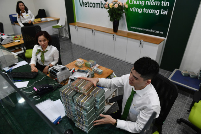 Nhiều ngân hàng nâng lãi suất huy động vượt 7%/năm - Hình 3 Nhieu ngan hang nang lai suat huy dong vuot 7%/nam-Hinh-3