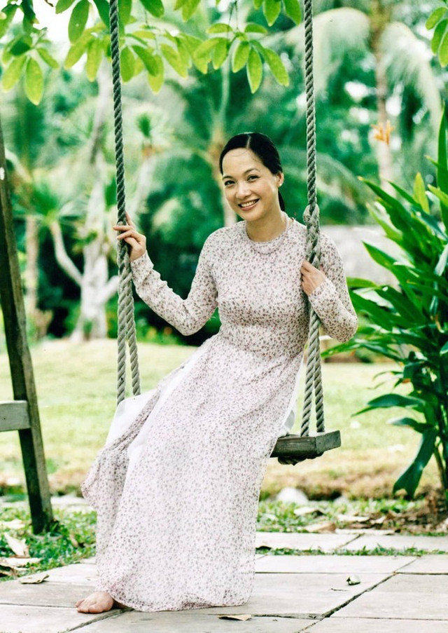 NSND Lê Khanh thời trẻ đẹp tựa nữ thần - Hình 4 NSND Le Khanh thoi tre dep tua nu than-Hinh-4