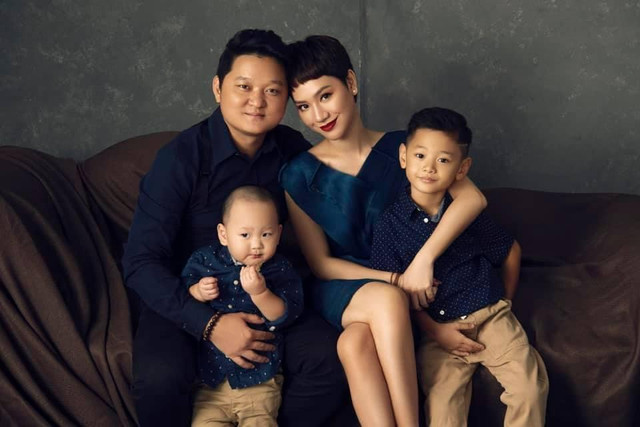 Cậu út nhà Trà My Idol giống hệt bức tượng chú tiểu - Hình 7 Cau ut nha Tra My Idol giong het buc tuong chu tieu-Hinh-7