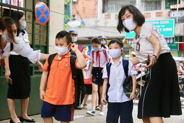 Hà Nội xem xét học sinh trở lại trường, nới lỏng điều kiện kinh doanh ảnh 1 Hà Nội xem xét học sinh trở lại trường, nới lỏng điều kiện kinh doanh ảnh 1
