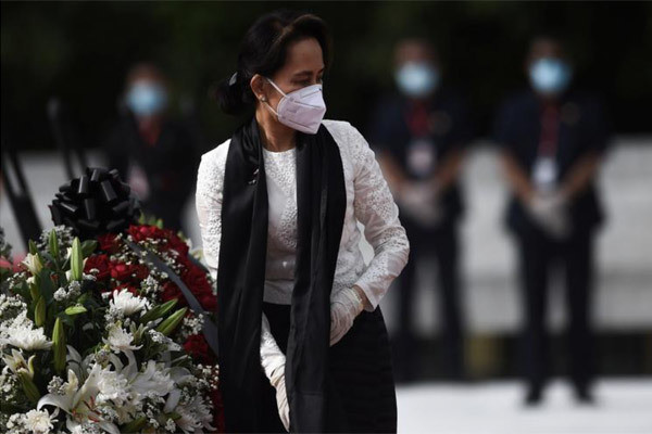 Bà Aung San Suu Kyi và nhiều quan chức Myanmar bị bắt Ba Aung San Suu Kyi va nhieu quan chuc Myanmar bi bat