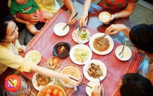 4 thói quen ăn uống tưởng vô hại nào ngờ khiến bạn nhiễm Covid-19 - Hình 2 4 thoi quen an uong tuong vo hai nao ngo khien ban nhiem Covid-19-Hinh-2