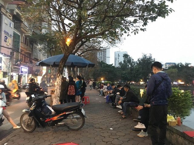 Choáng: Căn hộ tập thể cũ tầng 1 được rao bán 8,4 tỷ đồng - Hình 4 Choang: Can ho tap the cu tang 1 duoc rao ban 8,4 ty dong-Hinh-4