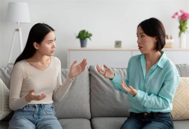 Tưởng chị chồng trông cháu không công, mọi người nói tôi keo kiệt Tuong chi chong trong chau khong cong, moi nguoi noi toi keo kiet