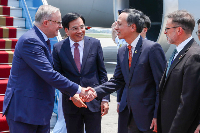 Thủ tướng Australia đến Hà Nội, bắt đầu thăm chính thức Việt Nam - Hình 3 Thu tuong Australia den Ha Noi, bat dau tham chinh thuc Viet Nam-Hinh-3