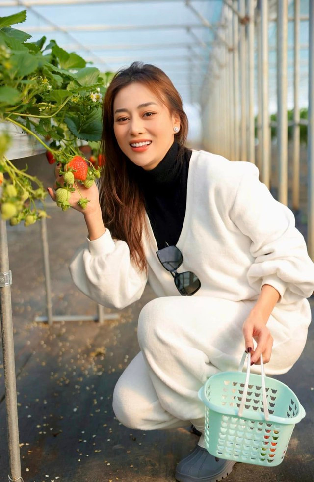 3 mối tình kín tiếng của Phương Oanh trước kết hôn với Shark Bình 3 moi tinh kin tieng cua Phuong Oanh truoc ket hon voi Shark Binh