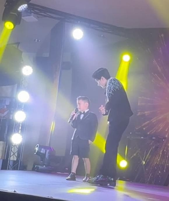 Đan Trường tiết lộ bị con trai đòi tiền cát-xê khi song ca cùng Dan Truong tiet lo bi con trai doi tien cat-xe khi song ca cung