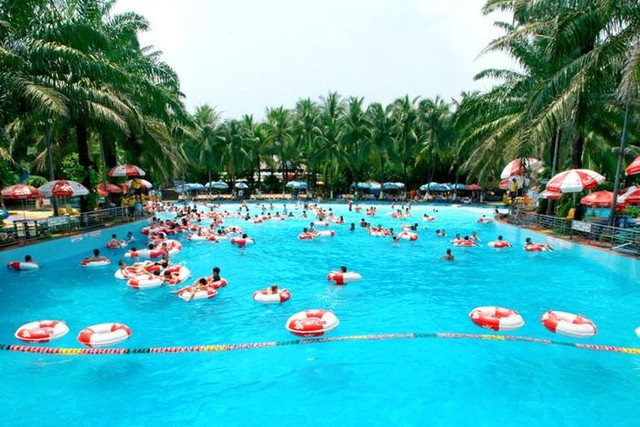 Nắng nóng cao điểm, công viên nước làm ăn ra sao? Nang nong cao diem, cong vien nuoc lam an ra sao?