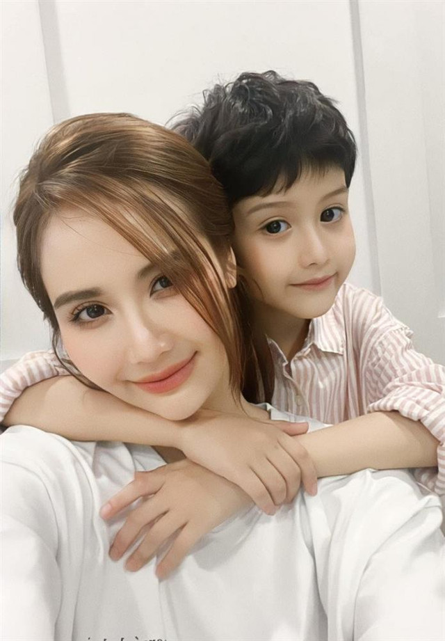 Loạt mỹ nhân "vũ trụ VTV' là mẹ đơn thân, tài sắc vẹn toàn - Hình 8 Loat my nhan