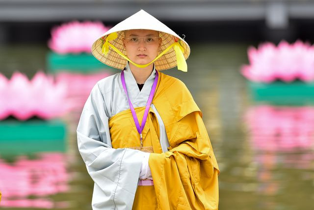 Hàng ngàn người về dự Đại lễ Phật đản Liên Hợp Quốc - Vesak 2019 - Hình 9 Hang ngan nguoi ve du Dai le Phat dan Lien Hop Quoc - Vesak 2019-Hinh-9