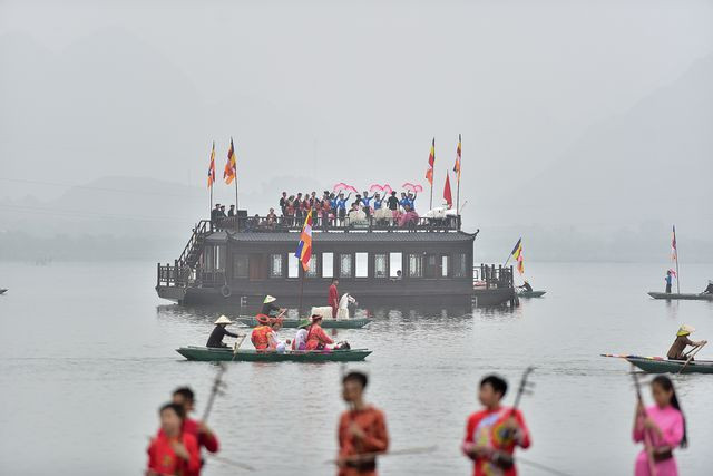 Hàng ngàn người về dự Đại lễ Phật đản Liên Hợp Quốc - Vesak 2019 - Hình 4 Hang ngan nguoi ve du Dai le Phat dan Lien Hop Quoc - Vesak 2019-Hinh-4