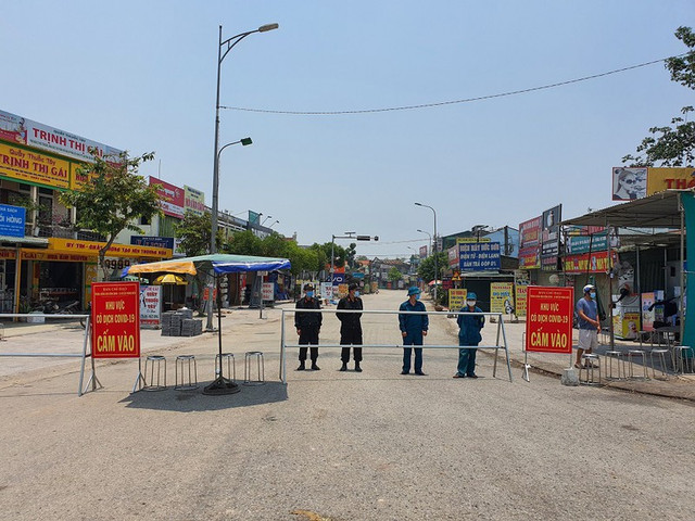 Xử phạt nhóm người đột nhập vào xã bị phong tỏa để đánh ghen Xu phat nhom nguoi dot nhap vao xa bi phong toa de danh ghen