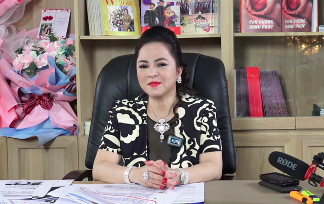 Cuộc đại náo với giới showbiz - Hình 3 Cuoc dai nao voi gioi showbiz-Hinh-3