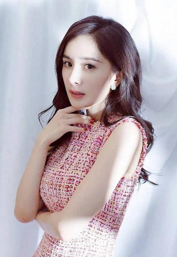 Tại sao đàn ông thích Dương Mịch nhiều, phần lớn phụ nữ ghét cô ấy? - Hình 3 Tai sao dan ong thich Duong Mich nhieu, phan lon phu nu ghet co ay?-Hinh-3