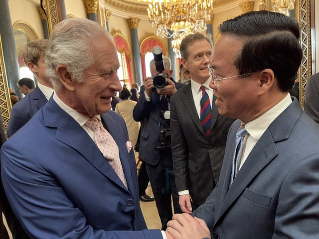 Chủ tịch nước kết thúc tốt đẹp chuyến tham dự lễ đăng quang của Nhà vua Anh Chu tich nuoc ket thuc tot dep chuyen tham du le dang quang cua Nha vua Anh