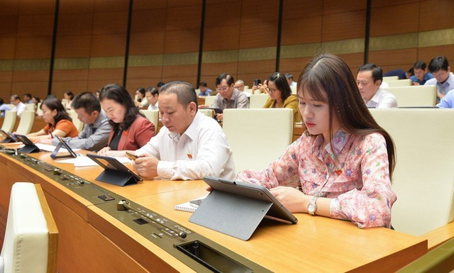 Làm rõ thực trạng lương không đủ sống, điện tăng giá, cán bộ sợ sai Lam ro thuc trang luong khong du song, dien tang gia, can bo so sai