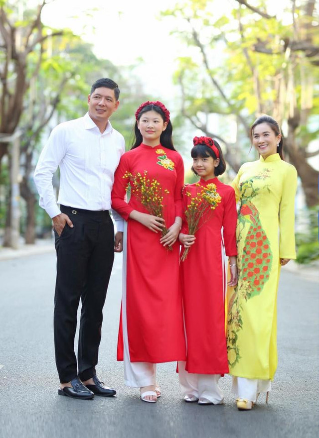 Ái nữ nhà sao Việt và những màn 'lột xác' dân tình 'chóng mặt' - Hình 11 Ai nu nha sao Viet va nhung man 'lot xac' dan tinh 'chong mat'-Hinh-11