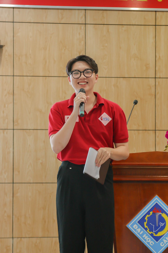 Người trẻ LGBT: Bước qua ranh giới để được sống với chính mình và vươn lên - Hình 2 Nguoi tre LGBT: Buoc qua ranh gioi de duoc song voi chinh minh va vuon len-Hinh-2