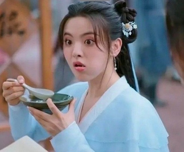 Vì sao đến Lưu Diệc Phi, Ngu Thư Hân cũng bị chê xấu? - Hình 12 Vi sao den Luu Diec Phi, Ngu Thu Han cung bi che xau?-Hinh-12