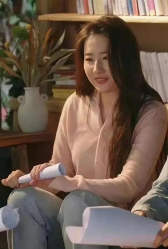 Vì sao đến Lưu Diệc Phi, Ngu Thư Hân cũng bị chê xấu? - Hình 8 Vi sao den Luu Diec Phi, Ngu Thu Han cung bi che xau?-Hinh-8