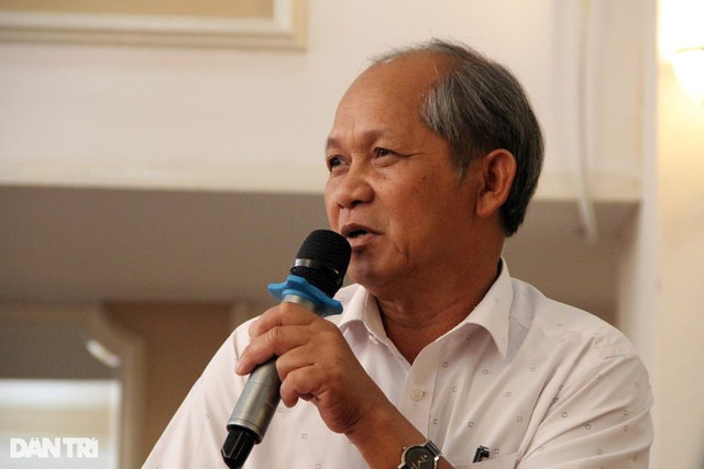 100 tấn tôm hùm bông bán không ai mua, nông dân lại 'ngồi trên lửa' - Hình 2 100 tan tom hum bong ban khong ai mua, nong dan lai 'ngoi tren lua'-Hinh-2