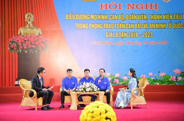 62 tấm gương không ngại hiểm nguy bảo vệ an ninh Tổ quốc - Hình 2 62 tam guong khong ngai hiem nguy bao ve an ninh To quoc-Hinh-2