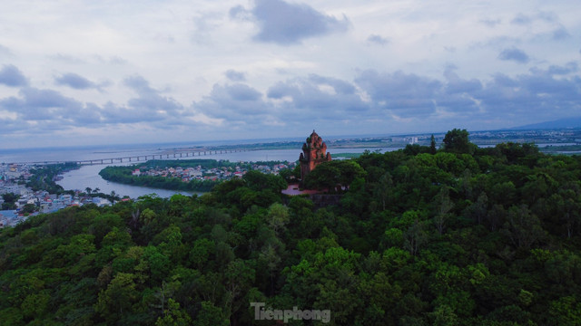 Tháp Nhạn - Phú Yên, chứng tích cổ ngàn tuổi kết nối quá khứ và hiện tại - Hình 2 Thap Nhan - Phu Yen, chung tich co ngan tuoi ket noi qua khu va hien tai-Hinh-2