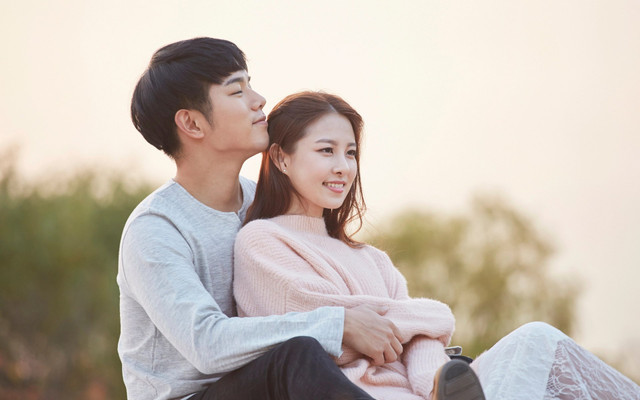 Ngày đính hôn, chồng tôi đưa trả chiếc chìa khóa nhà cho bố vợ Ngay dinh hon, chong toi dua tra chiec chia khoa nha cho bo vo