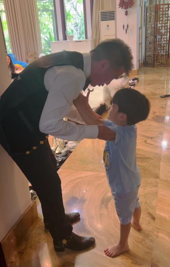 Xem nhà như khách sạn, Đàm Vĩnh Hưng thay đổi vì lí do này - Hình 15 Xem nha nhu khach san, Dam Vinh Hung thay doi vi li do nay-Hinh-15