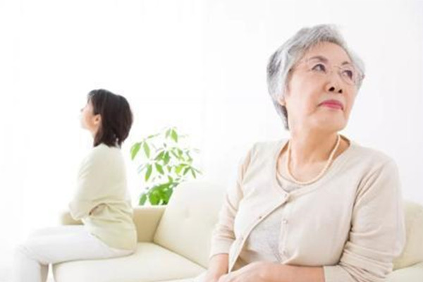 Vừa sinh 3 tuần, sáng nào mẹ chồng cũng bắt làm việc vô lý Vua sinh 3 tuan, sang nao me chong cung bat lam viec vo ly