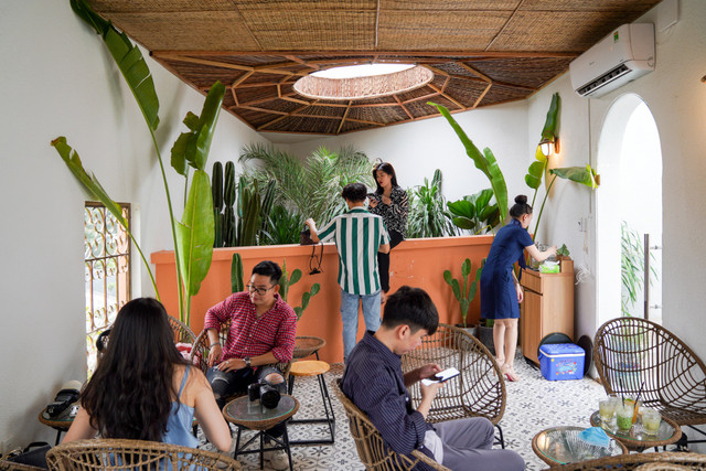 Vì sao quán ở TP.HCM thu 1,5 triệu đồng/giờ với khách 'sống ảo'? - Hình 2 Vi sao quan o TP.HCM thu 1,5 trieu dong/gio voi khach 'song ao'?-Hinh-2