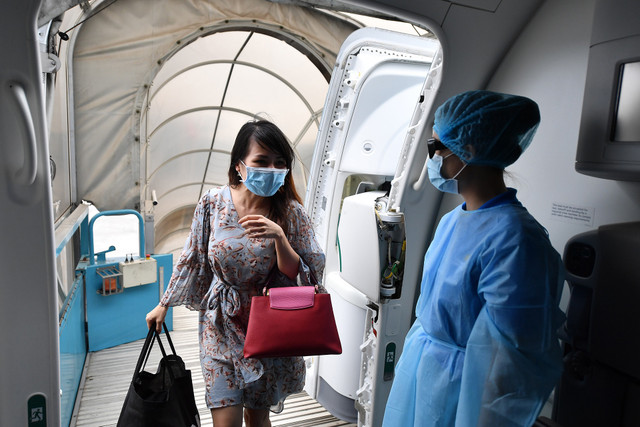 "Vietnam Airlines sẽ hết tổ bay nếu bắt cách ly đủ 14 ngày" - Hình 2 "Vietnam Airlines sẽ hết tổ bay nếu bắt cách ly đủ 14 ngày" ảnh 2