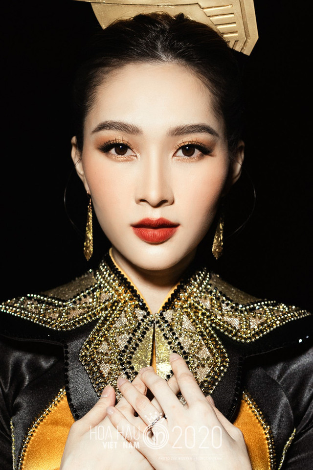 Dân tình đào lại khoảnh khắc về trường của Hoa hậu Thu Thảo - Hình 5 Dan tinh dao lai khoanh khac ve truong cua Hoa hau Thu Thao-Hinh-5