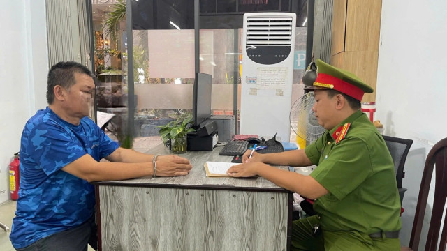 TP HCM: Bắt khẩn cấp hai đối tượng hành hung tài xế xe ôm công nghệ TP HCM: Bat khan cap hai doi tuong hanh hung tai xe xe om cong nghe