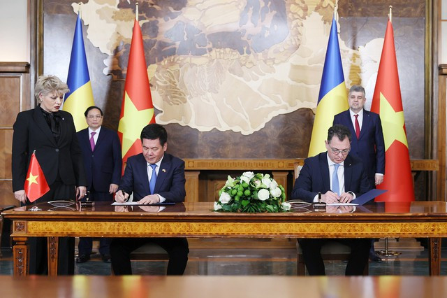 Thủ tướng Phạm Minh Chính và Thủ tướng Romania họp báo sau hội đàm - Hình 4 Thu tuong Pham Minh Chinh va Thu tuong Romania hop bao sau hoi dam-Hinh-4