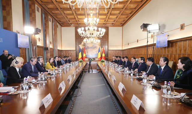 Thủ tướng Phạm Minh Chính và Thủ tướng Romania họp báo sau hội đàm - Hình 2 Thu tuong Pham Minh Chinh va Thu tuong Romania hop bao sau hoi dam-Hinh-2
