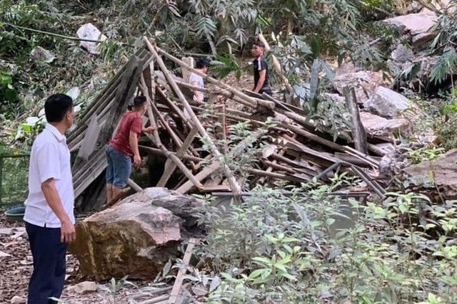 Ảnh hưởng động đất, nhiều núi đá ở Hòa Bình sạt lở Anh huong dong dat, nhieu nui da o Hoa Binh sat lo